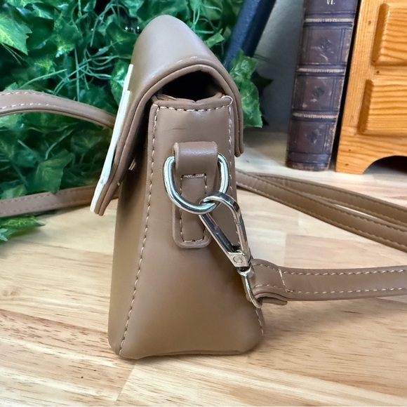 Smiley Face Mini Crossbody Bag Tan Faux Leather Cute Novelty Purse - Picture 2 of 10